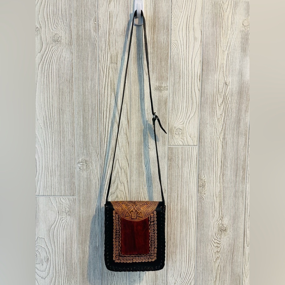 VINTAGE HAND TOOLED LEATHER Purse Bag Mexico Crossbody Adjustable Brown Boho - Picture 14 of 16